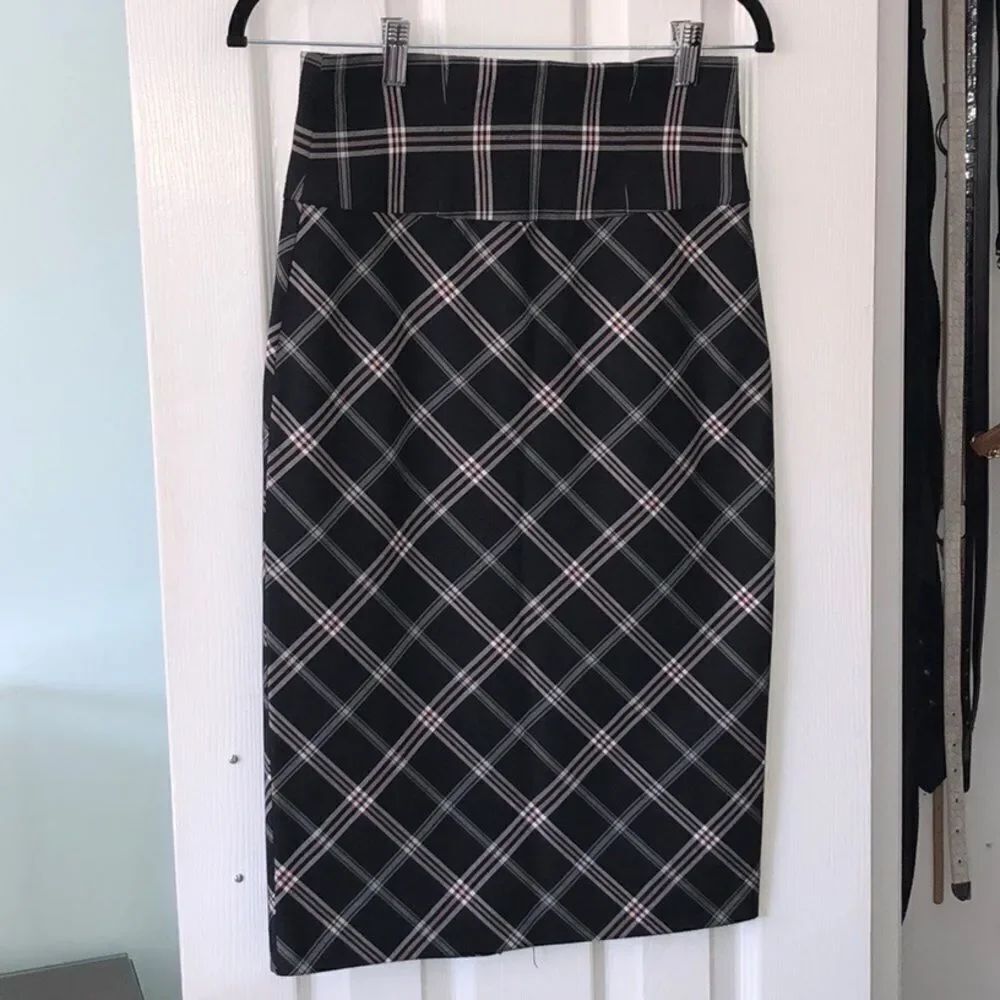 NWOT Black Gray/Pink Plaid High Waisted Skirt
